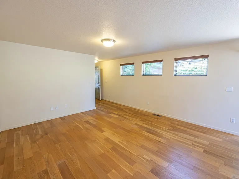 13310 NE 51st St — Photo 9