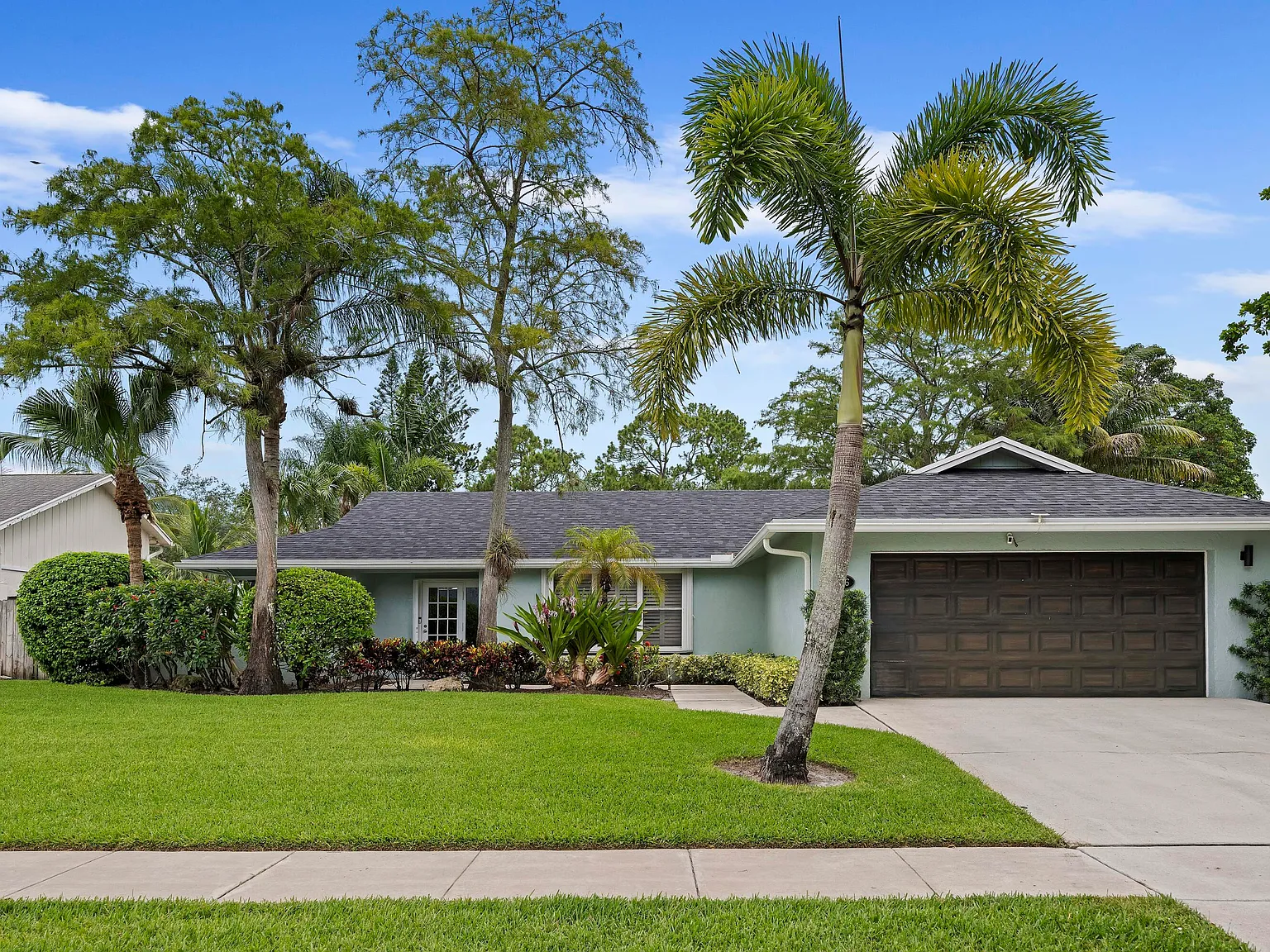 3 bed, 2.0 bath, 1753 sqft, $3,900 — Photo 1