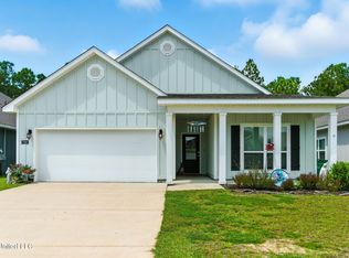 7780 Coral Ln, Ocean Springs, MS 39564