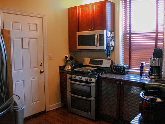 5th image of 4708 N Winchester Ave #1