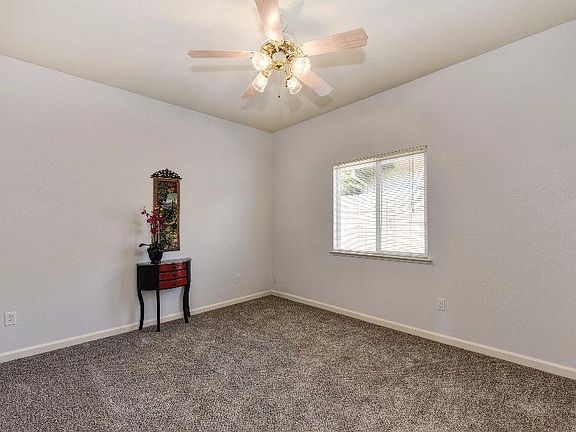 5th image of 4021 Barbara St