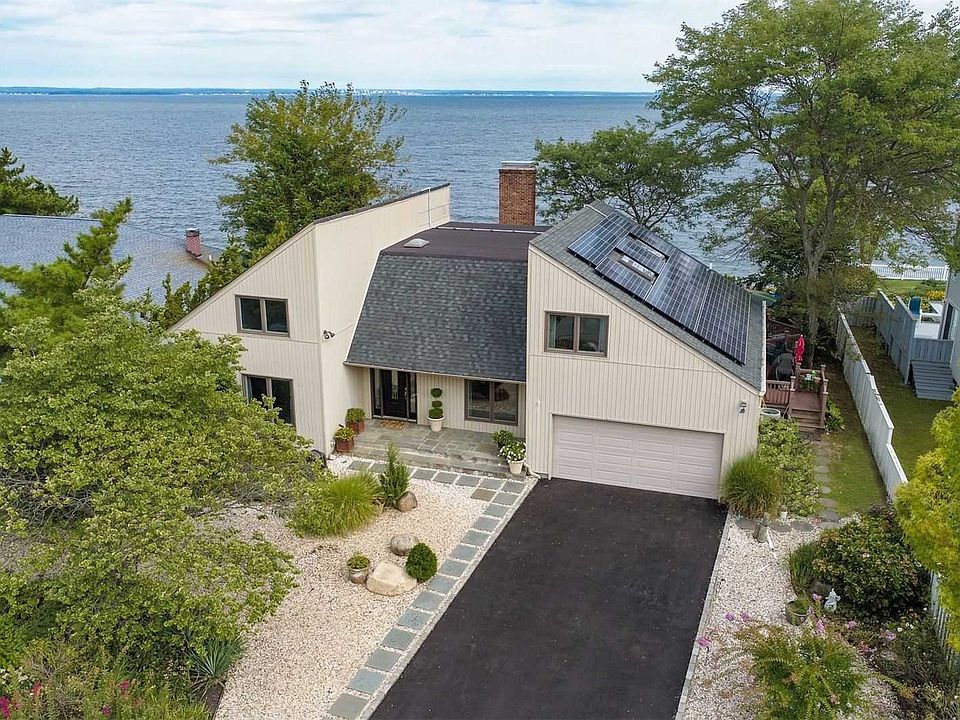 1st image of 21 Oak Point Dr N