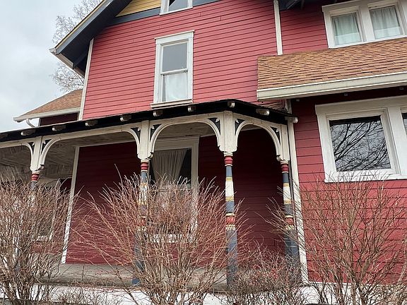 2nd image of 901 E Jefferson St