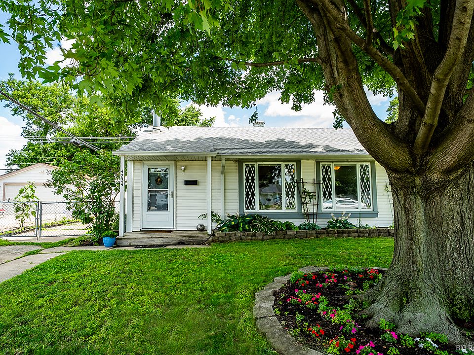 1st image of 4234 W 90th Pl