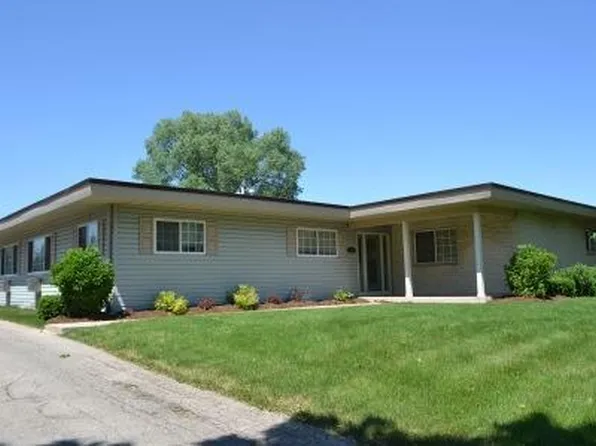 136 W Klubertanz Dr APT 3, Sun Prairie, WI 53590