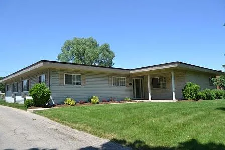 136 W Klubertanz Dr #3 Photo 1