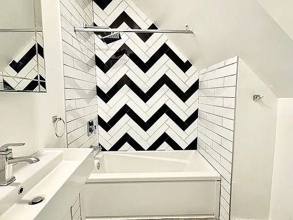 5th image of 264 Saratoga Ave #2