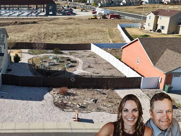 955 Flicker St, Douglas, WY 82633