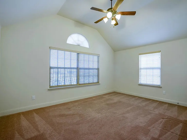 13083 Montfair Blvd — Photo 35