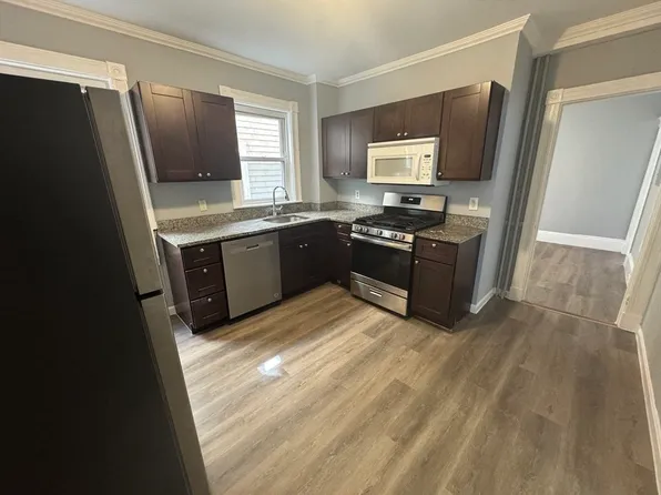 18 Chase St #2, Boston, MA 02125