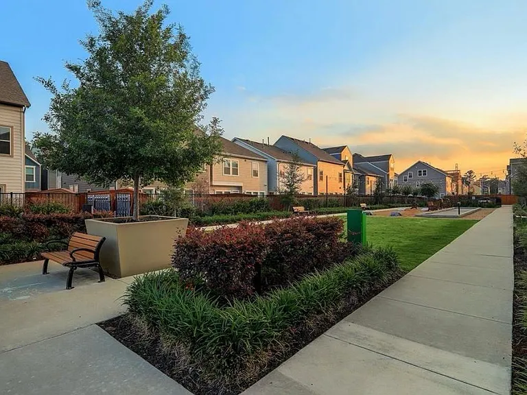 10974 Hewitt Cliff Ln — Photo 23