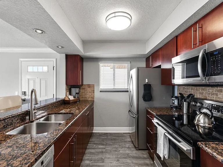185 Brightwater Dr #6 — Photo 5