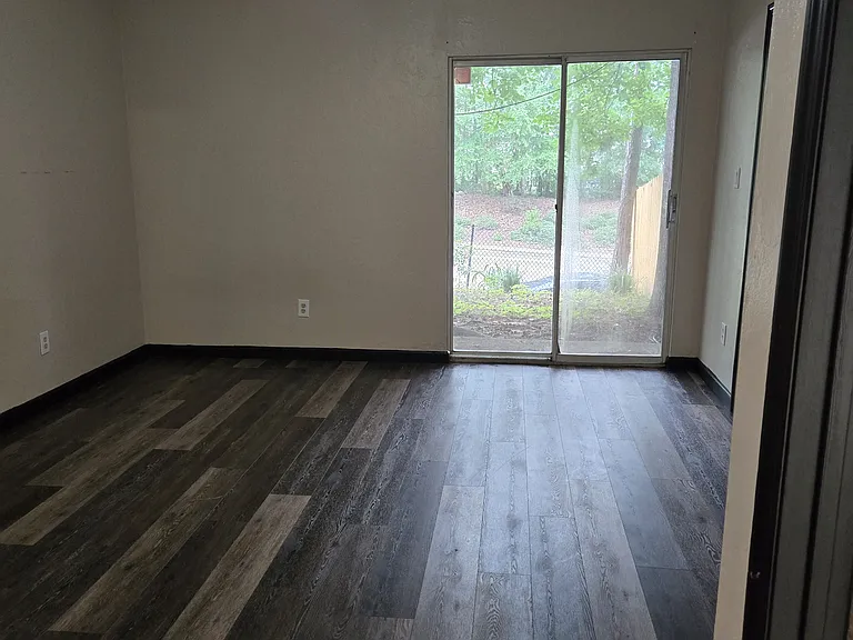2532 Mar Ct — Photo 9
