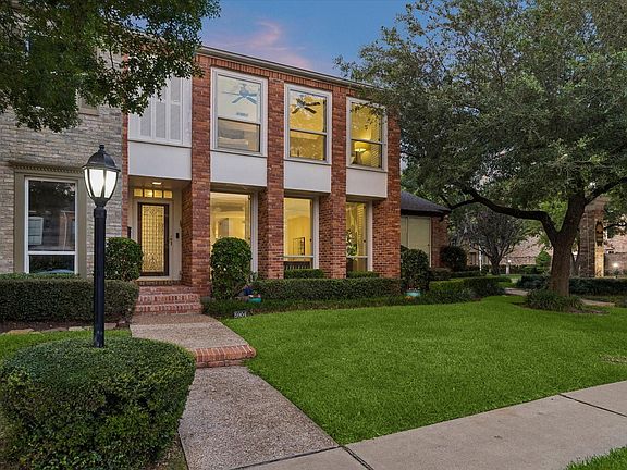 2nd image of 5904 Valley Forge Dr #157