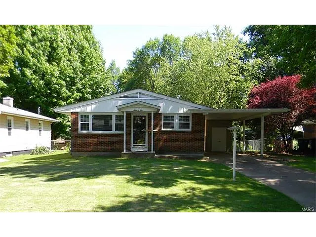 704 Montclaire Ave photo 1