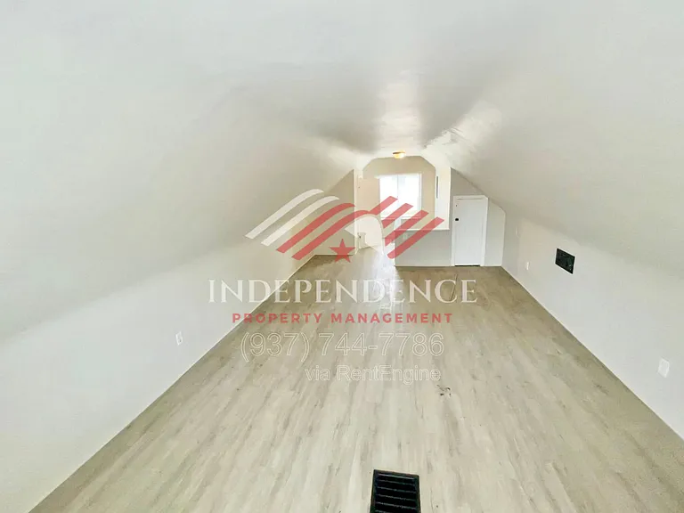 402 Harriet St — Photo 14