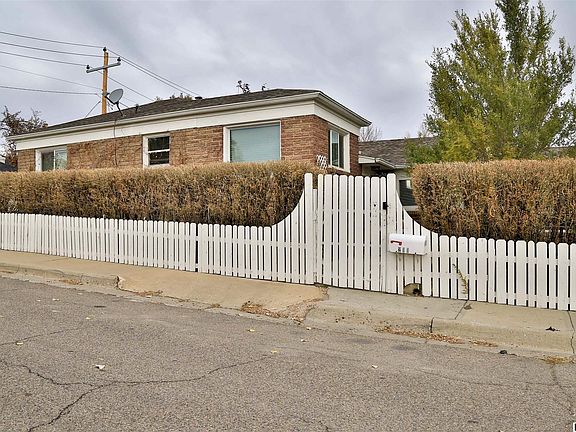 2nd image of 211 Willow St