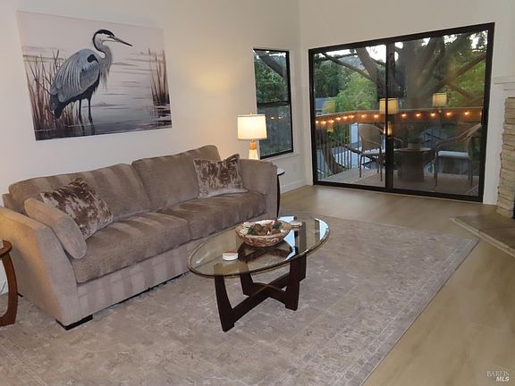 4th image of 1733 S Villa Way W
