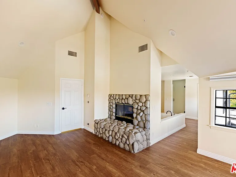 5237 San Feliciano Dr — Photo 20