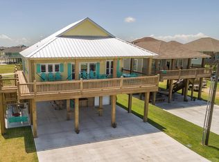 987 1/2 S Stingaree Dr, Crystal Beach, TX 77650