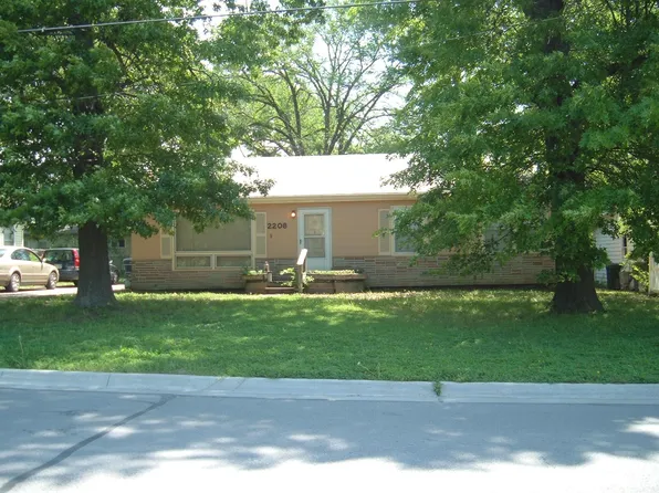 2208 Ousdahl Rd, Lawrence, KS 66046