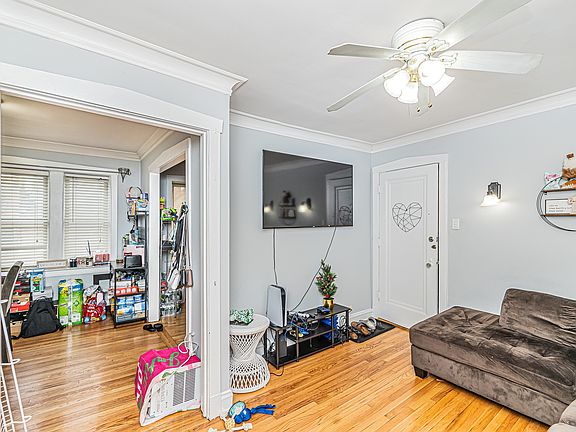 4th image of 421 Wisconsin Ave APT 2