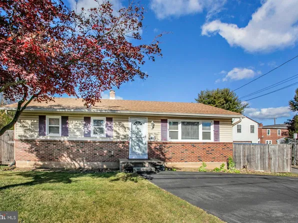 89 Center St, Bridgeport, PA 19405