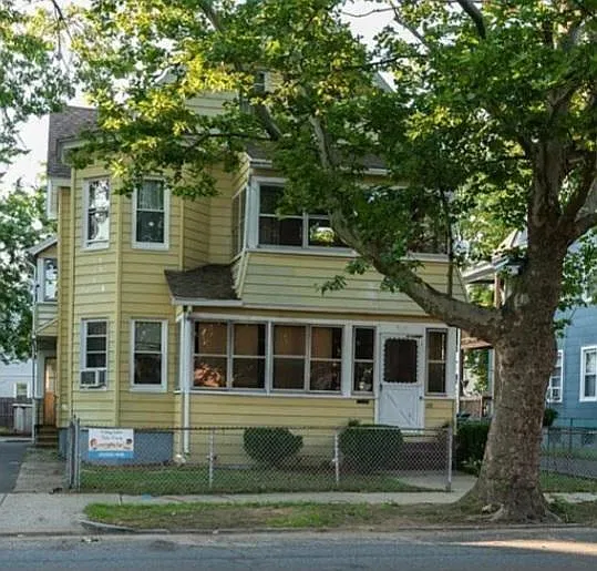 20 Alderman St #1