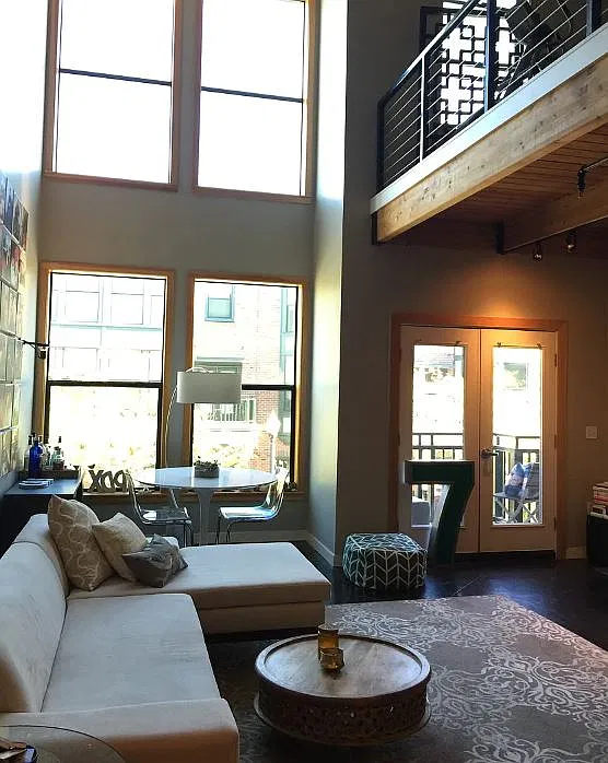 1 bed, 1.5 bath, 992 sqft, $2,200 — Photo 2