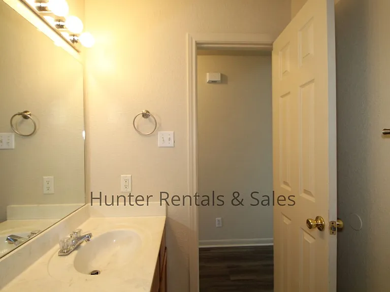 5203B Daybreak Dr — Photo 18