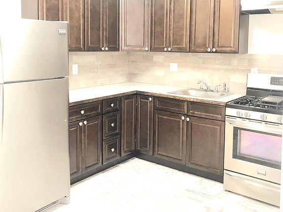 2nd image of 360 Pacific Ave APT 1M