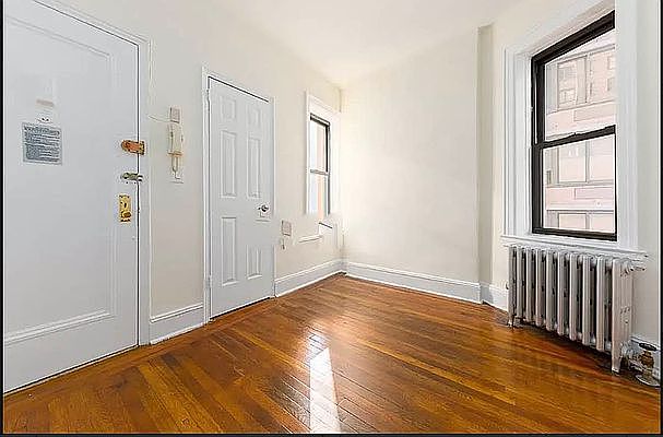 1st image of 321 E 54th St APT 4