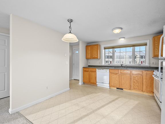 4th image of 2697 Cranberry Highway APT 21