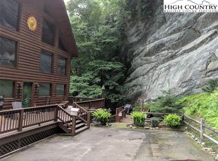 125 Waterview Ln, Piney Creek, NC 28663