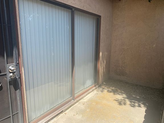 2nd image of 902 W Cameron St