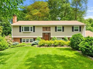 1439 Trout Brook Dr, Yorktown Heights, NY 10598