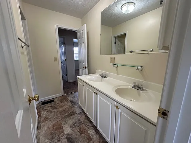 Sleepy Hollow Townhomes — Photo 49