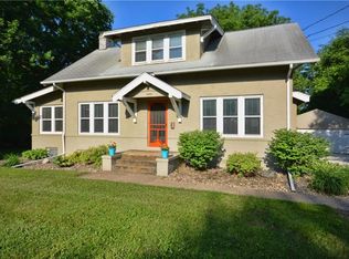 1052 63rd St, Windsor Heights, IA 50324