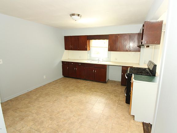 5th image of 2552 Vista Lake Dr