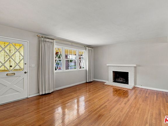 2nd image of 909 E Nordby St