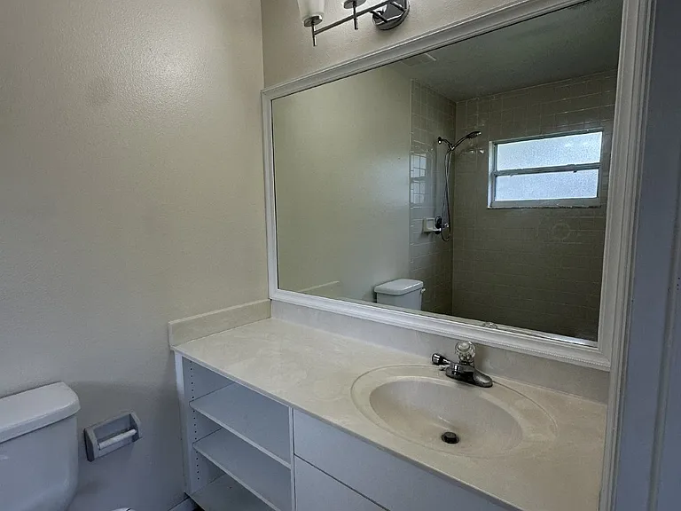 2074 Foxwood Dr — Photo 11