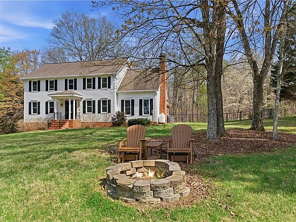 3rd image of 1099 Red Bank Rd