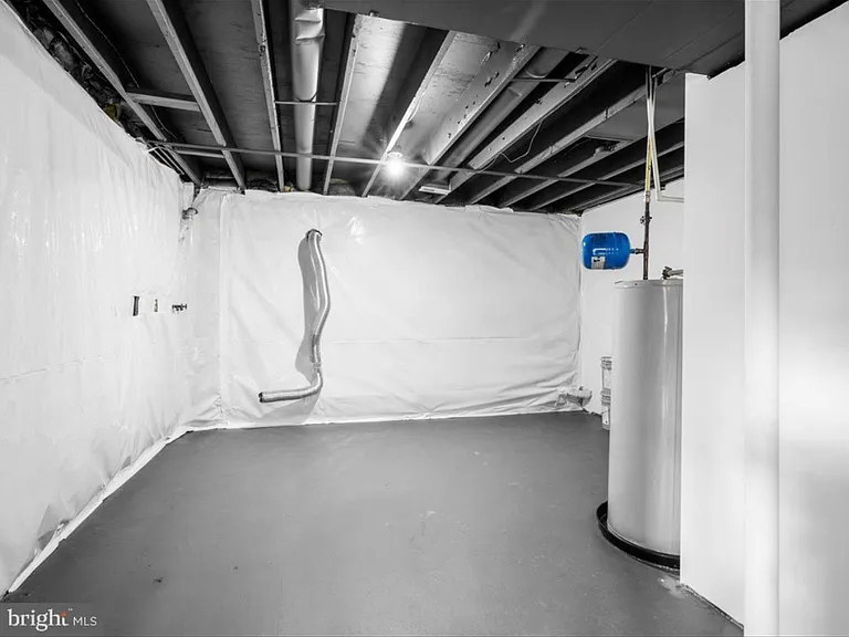 579 West Dr — Photo 4