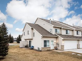 2215 Cascade Dr, Shakopee, MN 55379