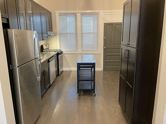 2nd image of 1082 N Marshfield Ave #1A
