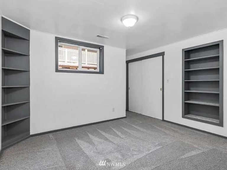 2522 N Lafayette Ave — Photo 20