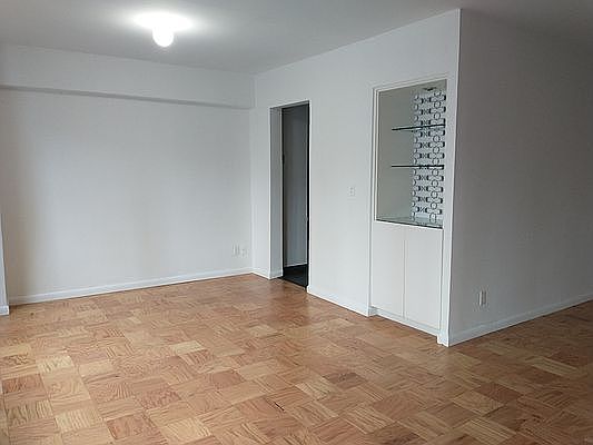 5th image of 200 E 64th St APT 8D