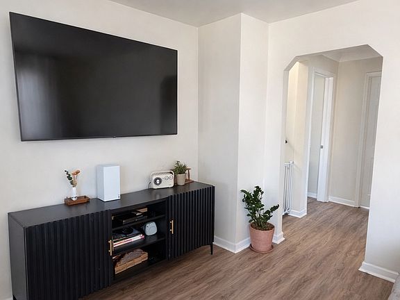 3rd image of 23077 Davey Ave
