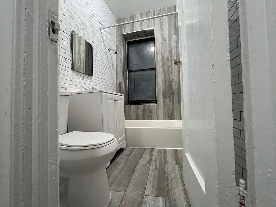 2nd image of 1417 Avenue K #Apar5e