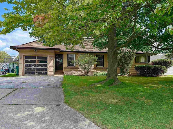 602 Webb Dr, Bay City, MI 48706